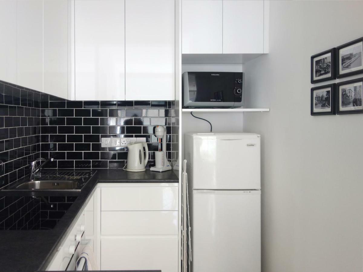 City Pearl - Modern 2 Bed Sea View Apt In City Centre Limisso Esterno foto