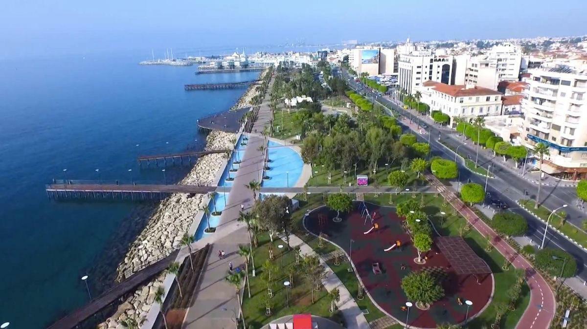 City Pearl - Modern 2 Bed Sea View Apt In City Centre Limisso Esterno foto